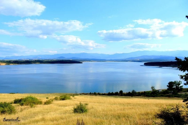 Подписка за провеждането на референдум За или Против изграждането на