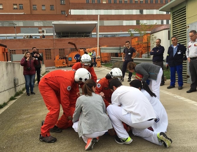 80 души са пострадали при огромен пожар избухнал недалеч от Саграда