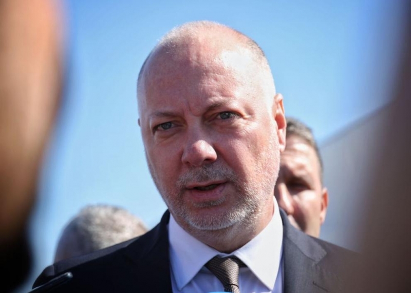 Президентът все още не е депозирал искането си за национален