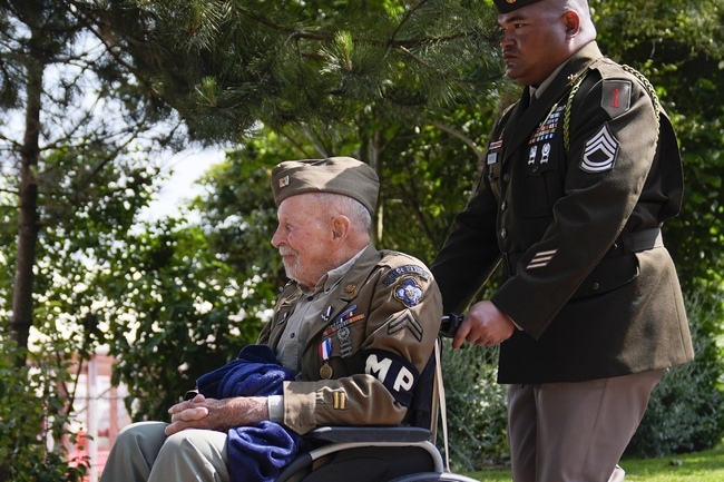 Политически лидери ветерани и обикновени посетители от цял свят отбелязват