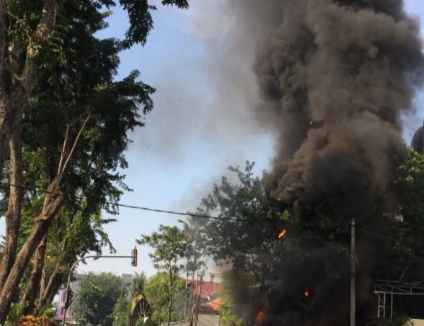 В резултат на нападение срещу автобус превозващ деца в контролирания