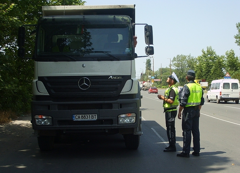Пътна полиция задържа шофьор на ТИР с 2 43 промила алкохол