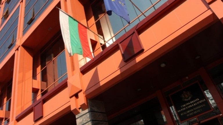 Дарения в размер на 2 300 000 лева са били