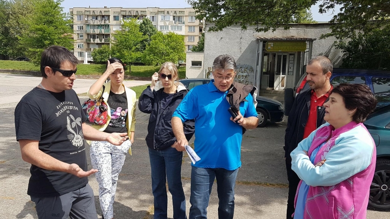 Лични интереси на загрижени лица пазещи Община Мездра от закононарушение