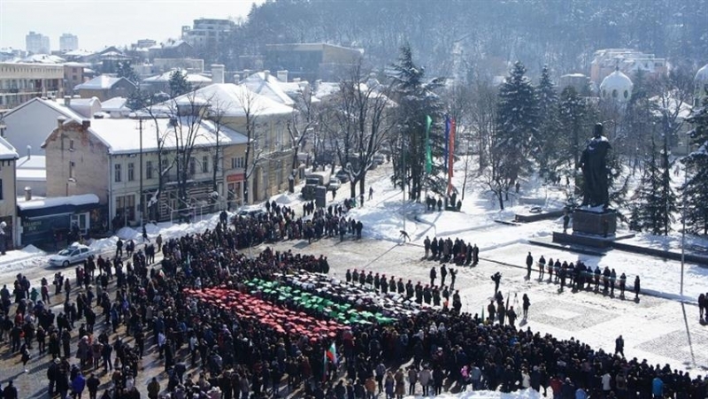 Стотици врачани политици и общественици бизнесмени и дейци на културата