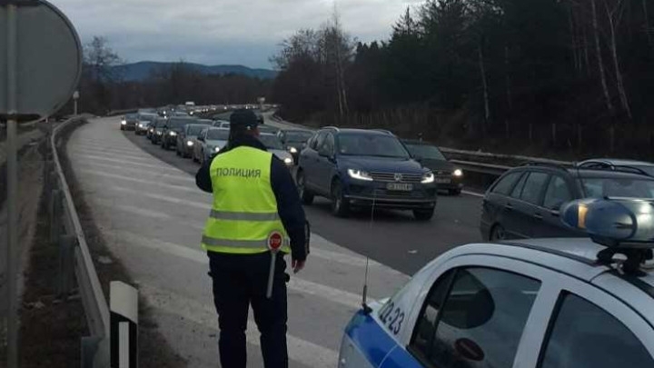 Температурите са в интервала от 10 deg до 7 deg С Времето