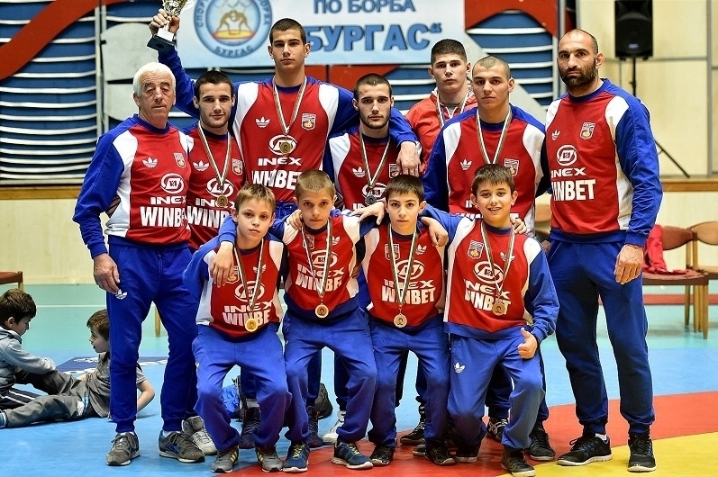 12 борци отврачанския клуб Ботев 93 от днес са на