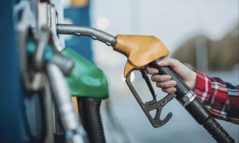 Бензинът и дизелът на Лукойл Нефтохим продължават да поскъпват и