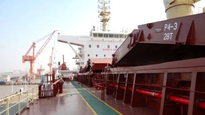 С помощта на индийските военноморски сили екипажът на отвлечения на