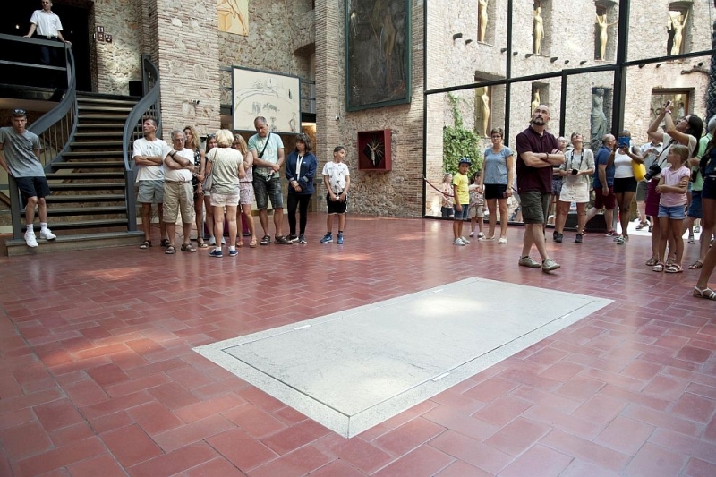 Повече от 10 скулптури на Салвадор Дали бяха откраднати от