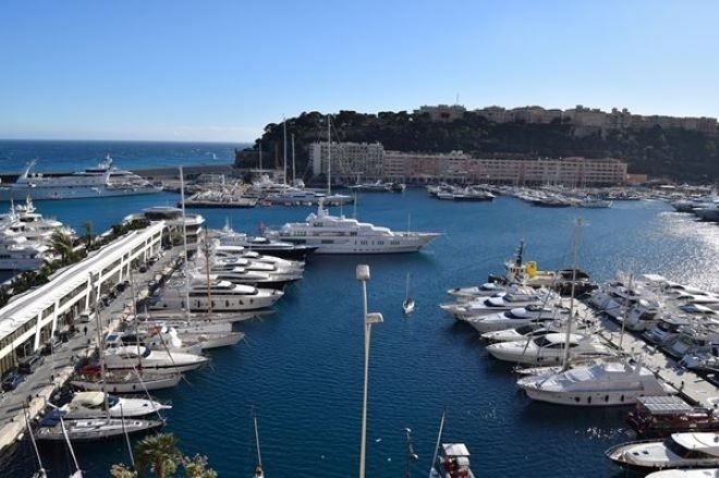 Гръцките власти съобщиха че са конфискували повече от три тона