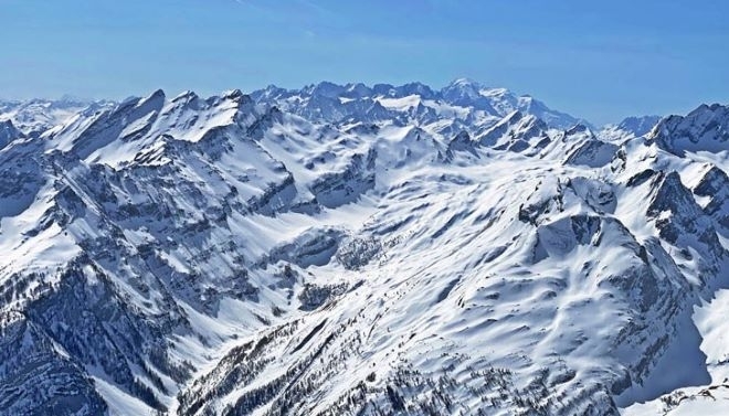 Трима души от едно нидерландско семейство 57 годишна жена и