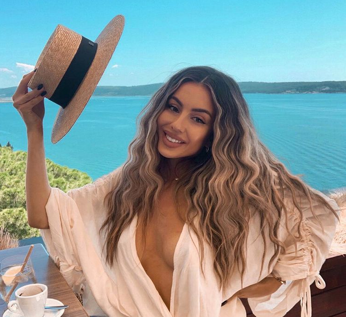 Хърватската красавица Татяна Дърмач набира все по голяма популярност в родината