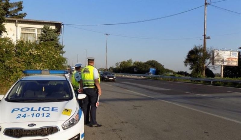 Полицаи хванаха близо 20 нарушители за последните два дни във