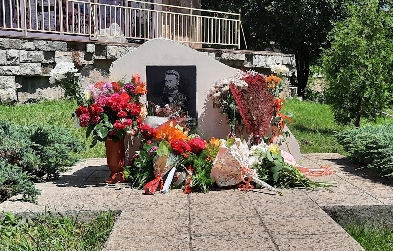 Берковица се поклони пред подвига на Христо Ботев и загиналите