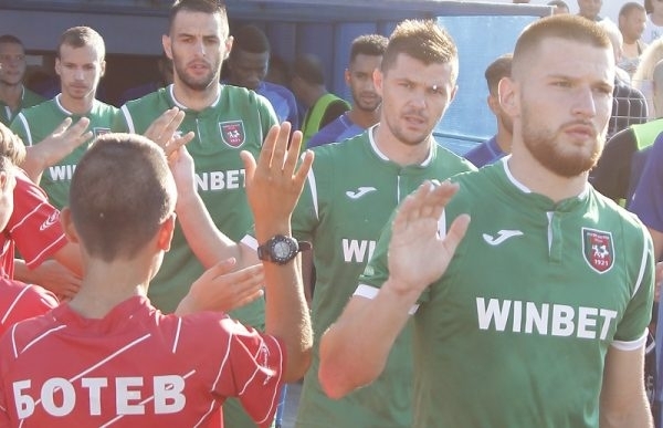 Младежкият национал Венцислав Керчев остава във врачанския Ботев и през