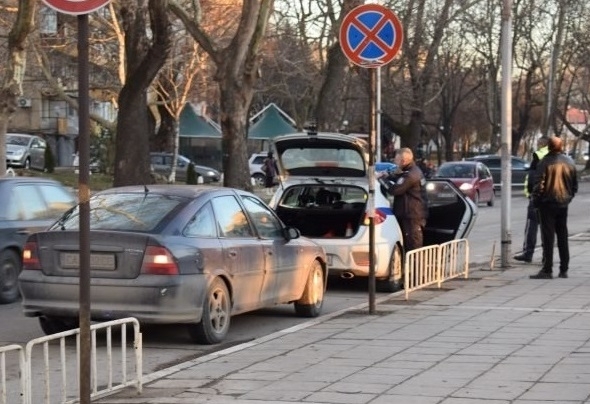 Тежък пътен инцидент е станал около 17 часа пред Кафе