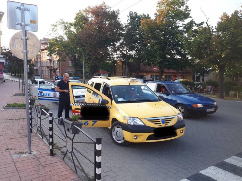 Съвместна проверка на таксиметрови автомобили бе извършена от Звено Инспекторат
