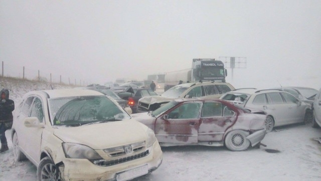 Четирима души пострадаха при катастрофа на автомагистрала Тракия между три