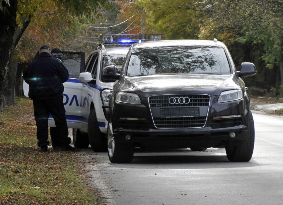 Полицията задържа чужд гражданин с краден джип Ауди Q7 в