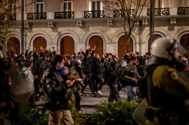 Днес в Гърция започва 24 часова стачка организирана от двата най големи