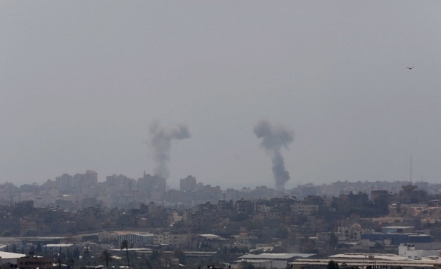 Израел бомбардира девет "военни обекта" на групировката "Хамас" в северната