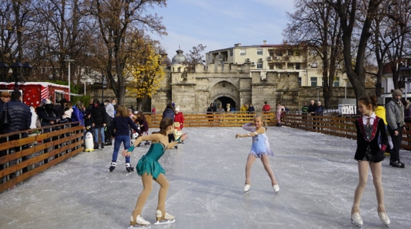 Ледената пързалка във Видин затваря до 21 декември съобщават от