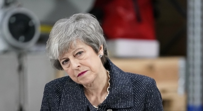 Британският премиер Тереза Мей отново ще внесе сделката си за