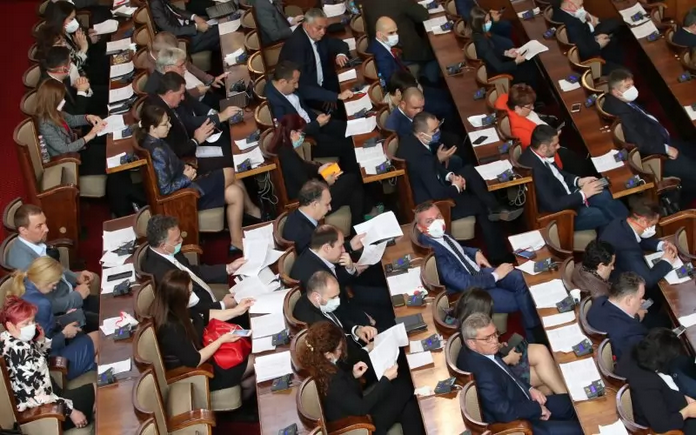 От днес в българския парламент независимите депутати са 43 ма и