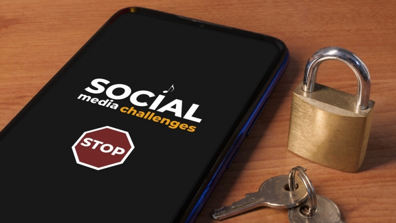 Гръцката полиция разследва връзка между самоубийство на 14 годишно момче и