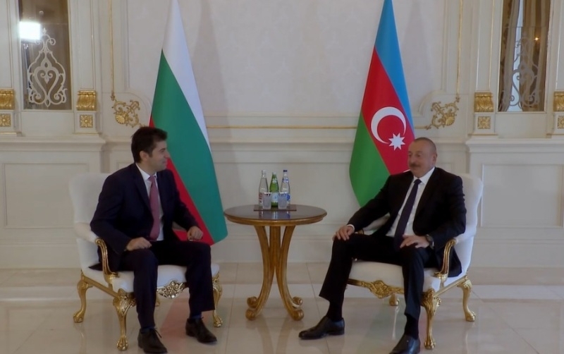 Премиерът в оставка Кирил Петков обсъди с президента на Азербайджан