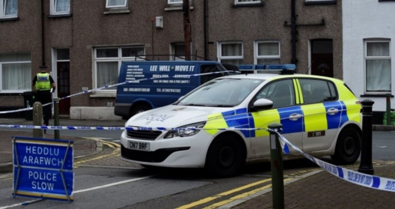 Трима души са били ранени при стрелба в метростанция Кингсбъри