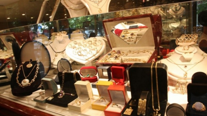 Хванаха в крачка софиянец опитващ да обере бижутериен магазин в