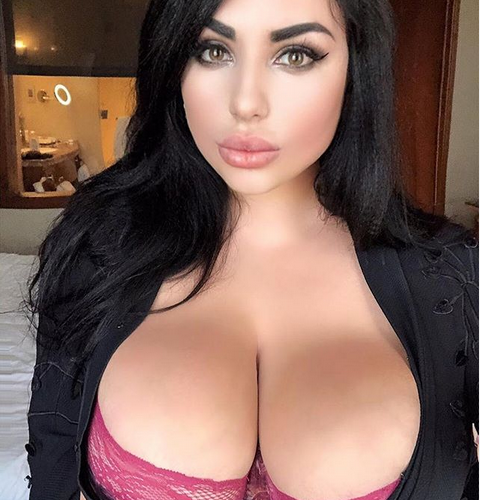 Рускинята Анастасия Бертиер гол модел в инстаграм по която лиги