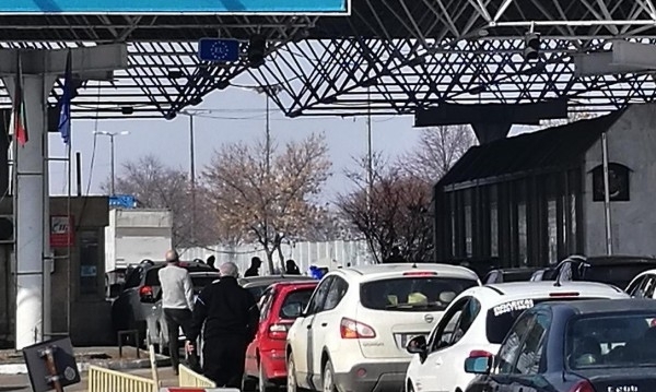 На българо турската граница на ГКПП Капитан Андреево трафикът е интензивен