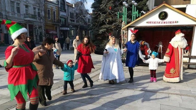 Зимен празник срещна Дядо Коледа и Дядо Мраз във Видин Организацията
