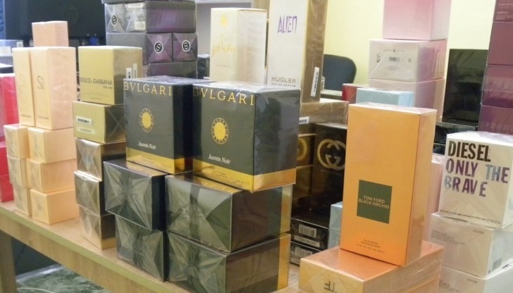 Парфюми менте заливат пазара Това лято митничарите са задържали над