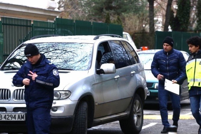 Пиян джигит с Х5 е отнесъл акт за шофиране в