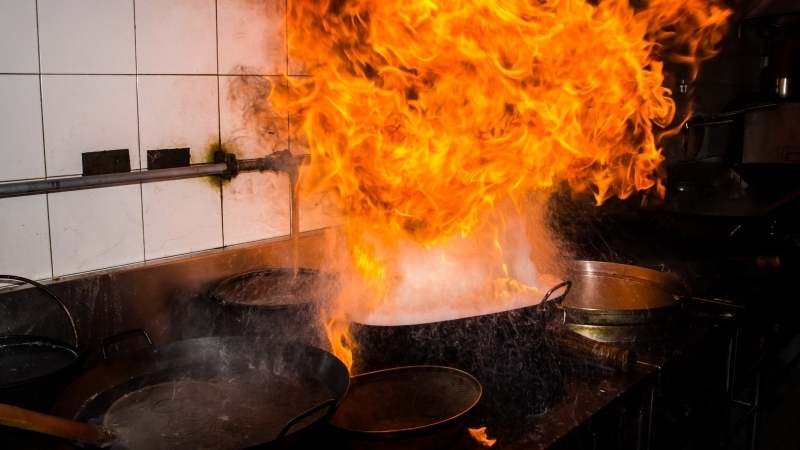 Пожар вилня в кухнята на заведение във Видин съобщиха от