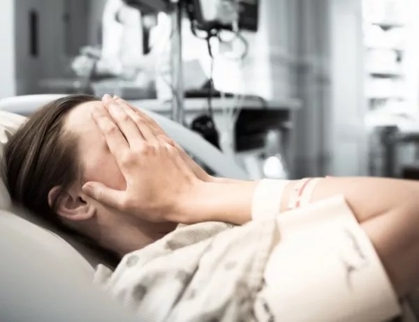 Жена е загубила бебето си след като бе пребита в