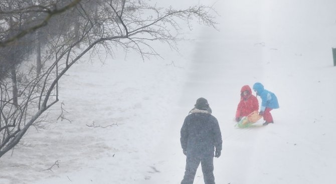 Младите родители не трябва да се страхуват от студеното време
