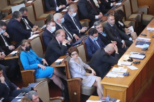 Новото българско правителство беше избрано и фигурите на политическата шахматна