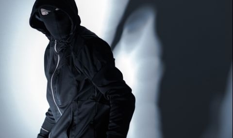 Апаш нападна врачанин и задигна плик с лични вещи съобщиха