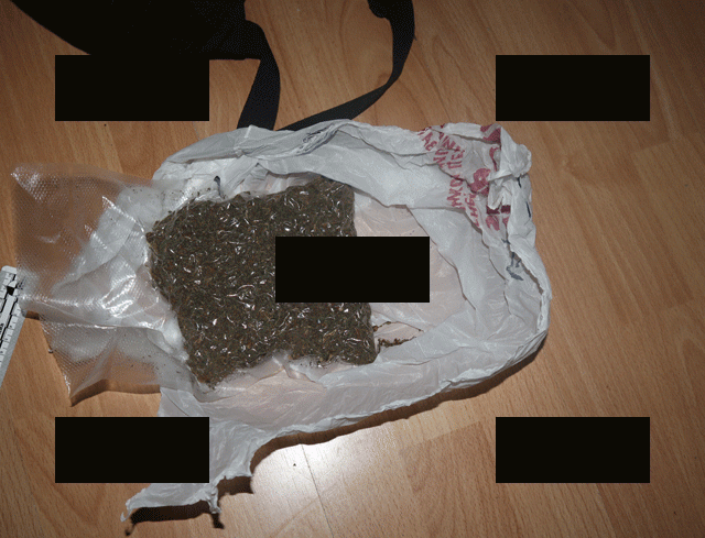 Ченгета намериха канабис при обиск на 2 ма във Видин съобщиха