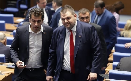 ДПС ГЕРБ СДС и ПП ДБ скоростно се захванаха да променят правилника