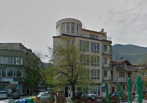 Частен съдебен изпълнител обяви на търг голям апартамент в центъра