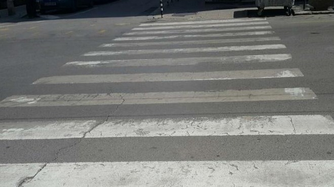 Водач удари пешеходка в Хасково и напусна местопроизшествието, съобщиха от