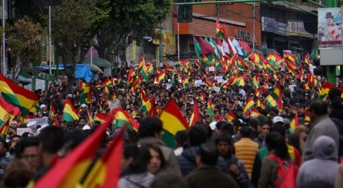 Демонстранти противници на президента Ево Моралес окупираха вчера в Ла