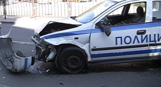 Полицаи от ОДМВР София задържаха шофьори блъснали умишлено полицейски автомобили в