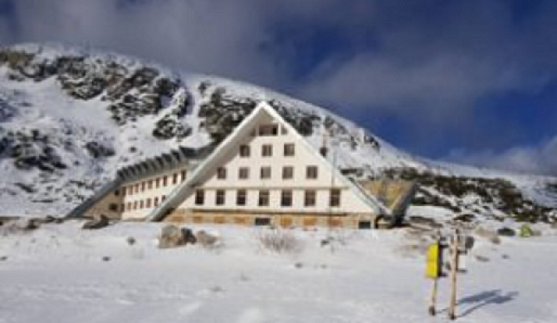 На връх Мусала падна юлски сняг Количеството е достатъчно голямо